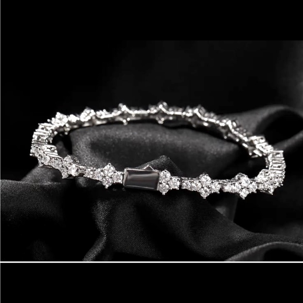 🌺 Honeycomb 8” Bracelet - New in box